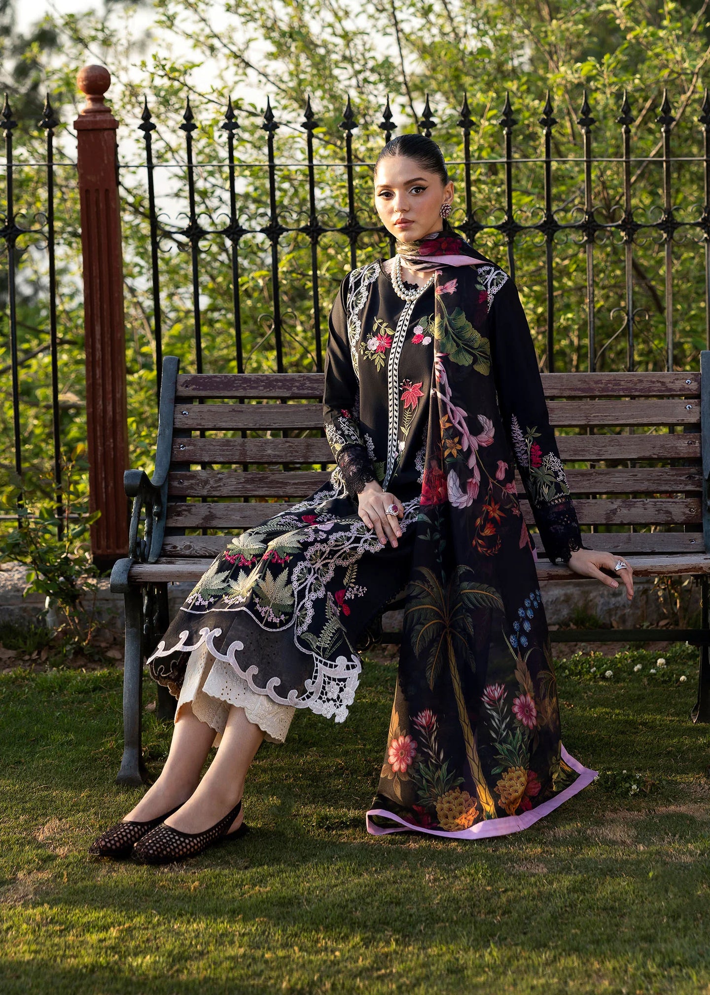 CRIMSON BLOOM LAWN 25 SAUVAGE 6-B